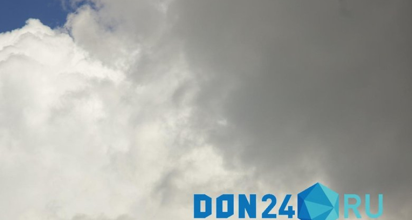 Ночная атака БПЛА на Дону: разбиты окна домов, загорелась трава в поле