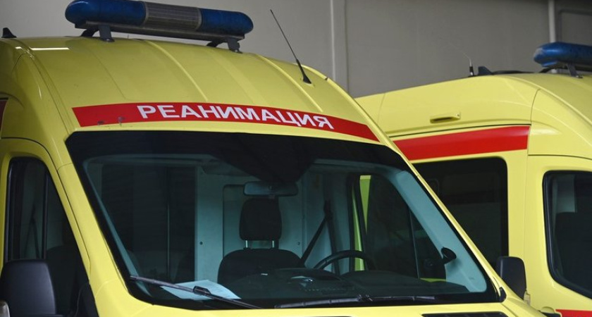 "Тойота" протаранила опору ЛЭП под Ростовом: 6-летняя девочка в больнице с тяжелыми травмами