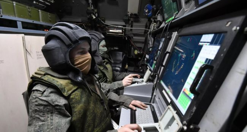 Стена высотки рухнула после атаки дронов в Ростовской области: из дома эвакуировали 20 человек