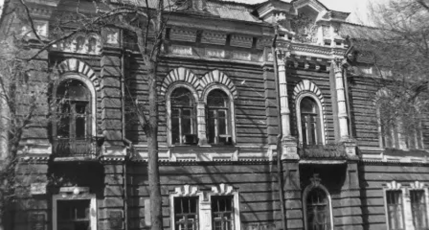 Дом биржевого общества 1912 года и два памятника архитектуры сдают за 750 тысяч в месяц