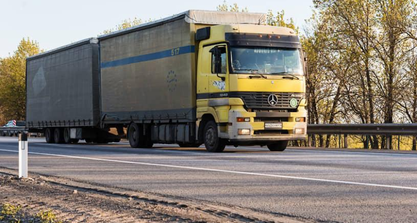 Дальнобойщикам без опыта в Ростовской области предлагают 330 тысяч рублей в месяц
