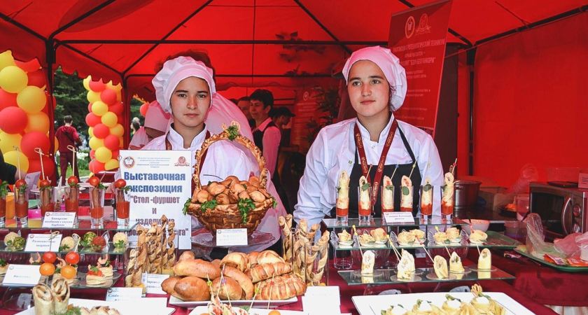 Пекарям предлагают 72,6 тысячи рублей: кого ищут работодатели Ростовской области чаще всего