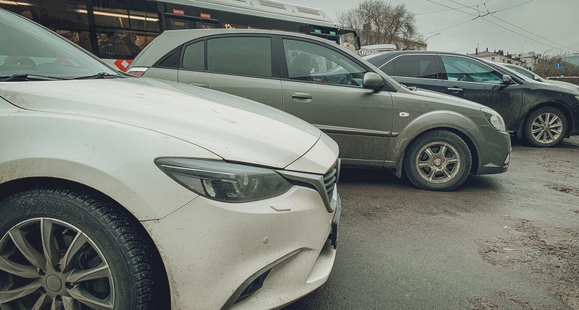 Семь Lada Priora с пробегом до 436 тысяч км: что власти Ростовской области продают за бесценок