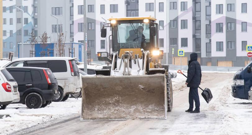 Ростов закупил 34 новые снегоуборочные машины и готовит 11 площадок для вывоза снега