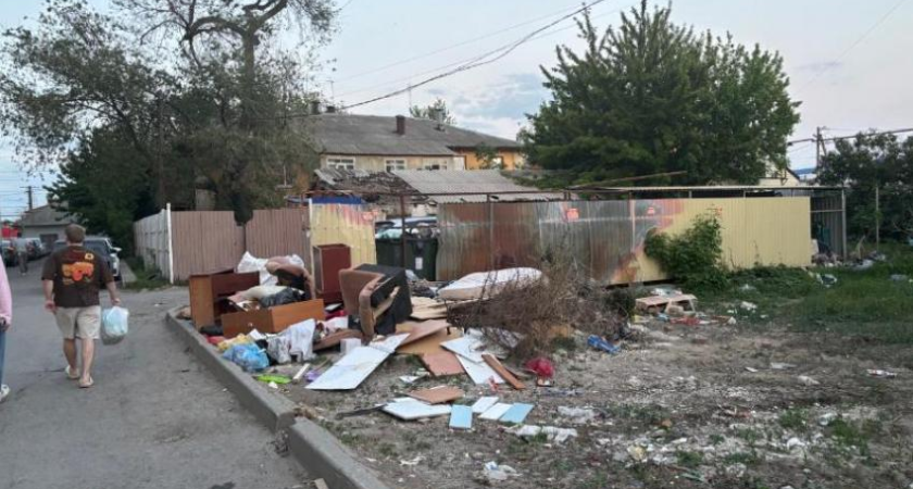 Подрядчик бросил Советский район Ростова в мусоре: министр ЖКХ расторгла контракт и взяла контроль