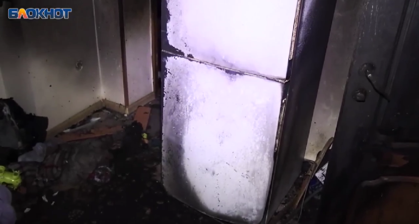 Полицейские спасли четырех человек из горящего дома накануне Нового года