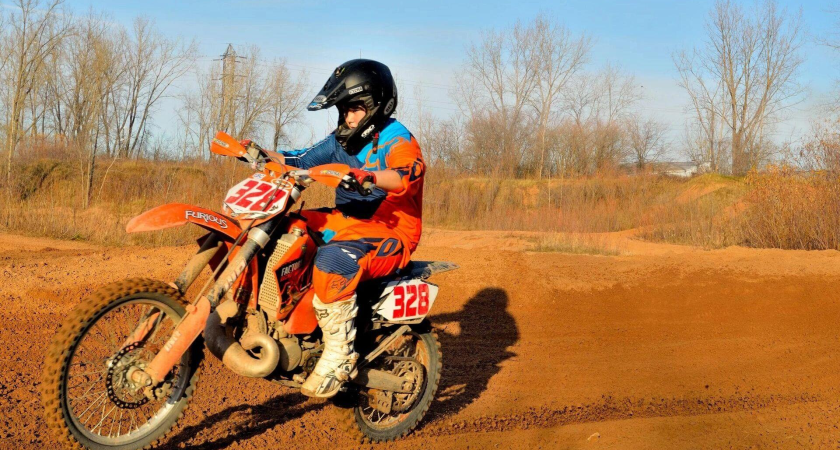 Бензин по паспорту: в Ростовской области хотят запретить продажу топлива лицам до 18 лет