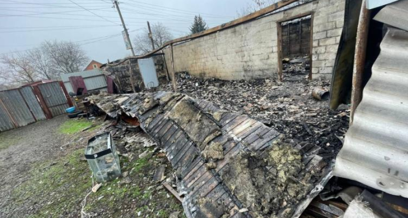 На Дону сгорел пункт выдачи: 150 кв. м и все товары уничтожены проводкой