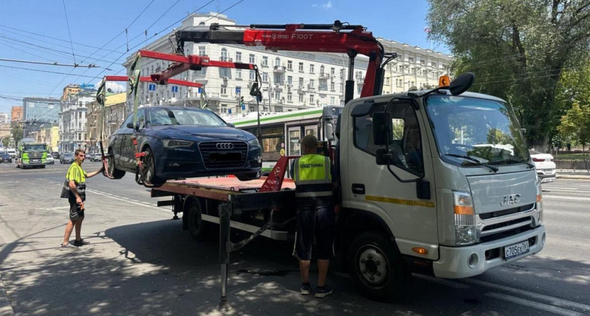 С апреля парковка в центре Ростова подорожает вдвое: штраф достигнет 3000 рублей