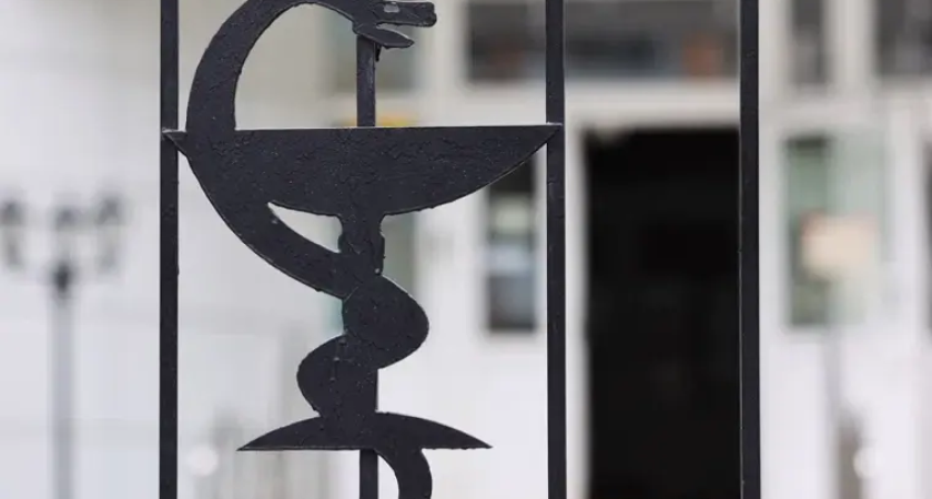 Атака на Таганрог: поликлиника на Инструментальной повреждена, работают только неотложка и вызовы на дом