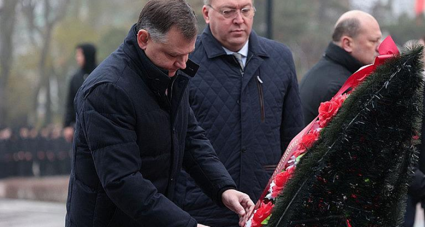 Слюсарь поклонился 300 защитникам Ростова: память о двух освобождениях