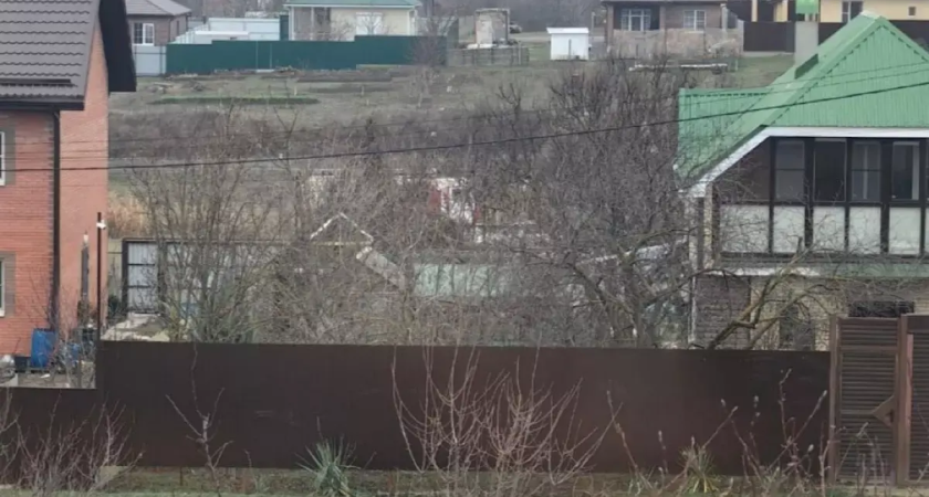 Снаряд от зенитной установки обнаружили в поле жители СНТ «Защитник» в Ростове