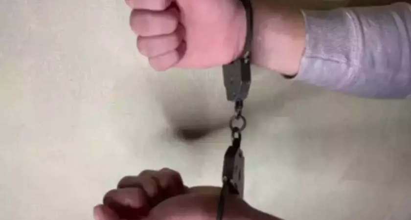 Экс-инспектор ГАИ в Ростовской области заработал 43 тысячи рублей на ускоренной регистрации авто