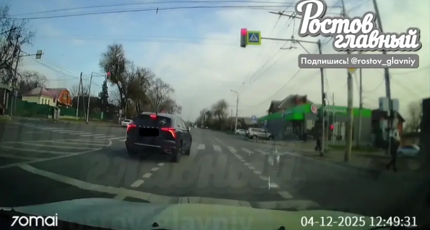 Ростовчанка на Haval проехала на красный и развернулась где нельзя — ГИБДД нашла её по видео в сети