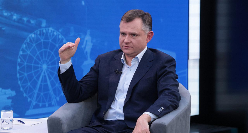 Слюсарь ответил на 60 вопросов и издал приказы по итогам прямого эфира