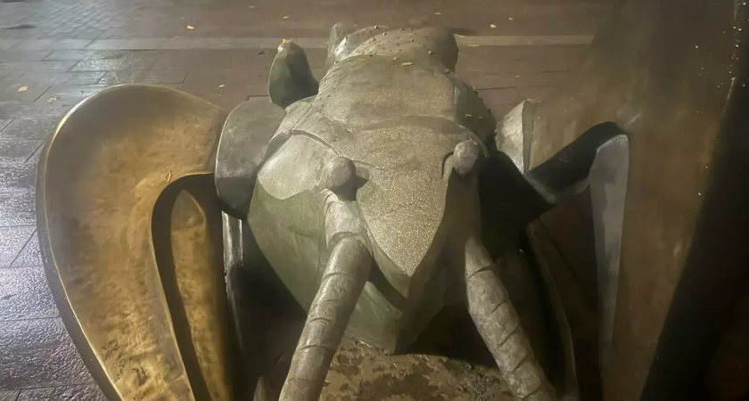 Вандалы украли глаз и ус у бронзового Рака на ростовской набережной