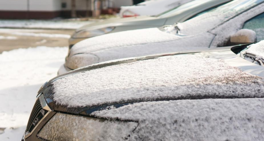 Таганрог на снежном режиме: коммунальщики готовят спецтехнику, водителей просят не парковаться