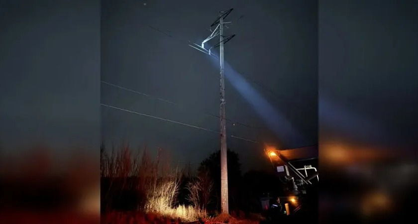 7-тонная опора высотой 26 метров восстановила электроснабжение после урагана