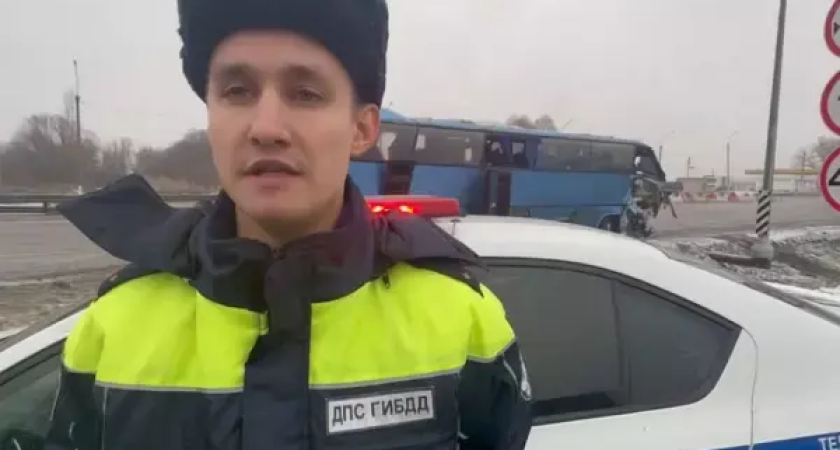 На трассе М-4 столкнулись 6 авто: 65-летний водитель потерял управление в гололед