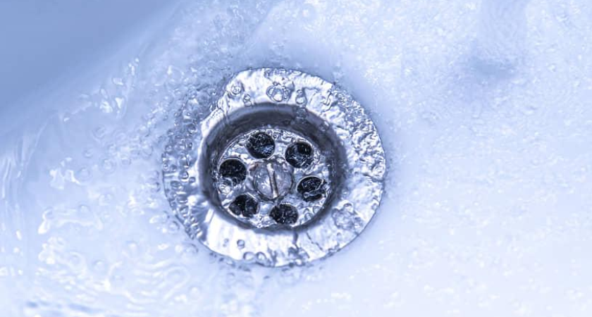 Обрыв ЛЭП оставил без воды пять районов Ростова