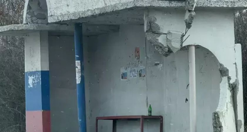 На трассе Ростовской области остановка грозит обрушиться прямо на людей