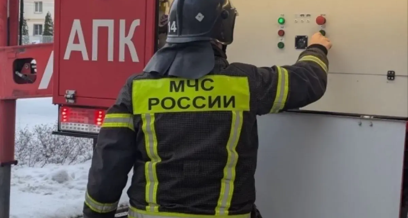 В канун Нового года донские спасатели потушили 13 пожаров и спасли двоих