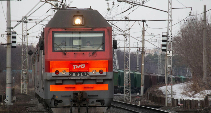 Шесть поездов «Таврия» застряли в Ростове: пассажиры ждут до 6 часов