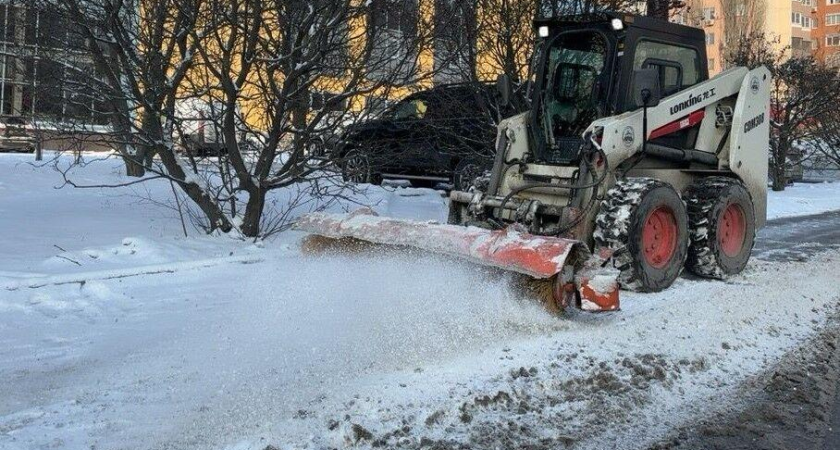 Ростов выбросил на снег 86 машин и 400 рабочих: мосты в приоритете