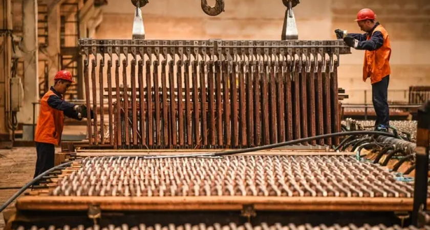 Зарплата до небес: прессовщики вышли на первое место среди высокооплачиваемых донских вахтовиков в 2025 году