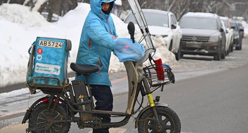 Более 90 тысяч дончан ищут подработку: курьеры - самая желанная профессия в 2026 году