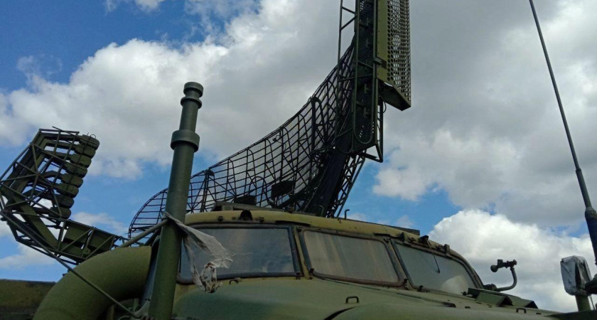 «Ночь беспилотников»: в двух районах Ростовской области ПВО перехвало дроны, повредившие дом и машину