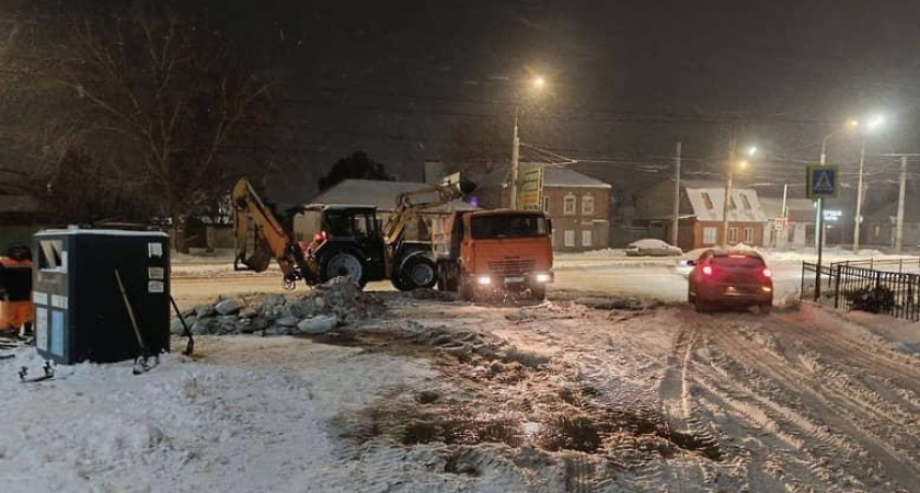 За неделю ликвидированы 53 порыва водопровода в Таганроге: мороз превращает аварии в ледяные ловушки