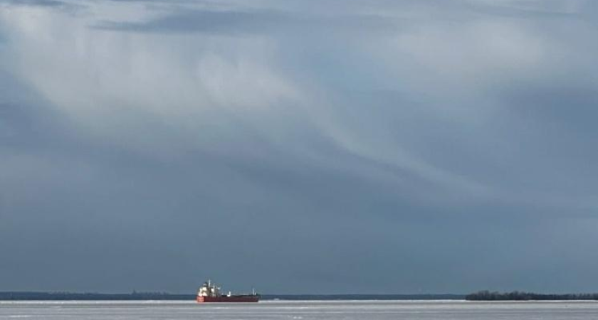 44 судна прорвались сквозь лёд: флот из 4 ледоколов обеспечивает навигацию в замерзших портах Азовского моря