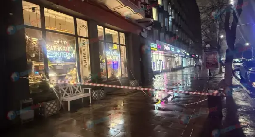 Исторический дом 1909 года на Большой Садовой обрушивает фасад на головы прохожих