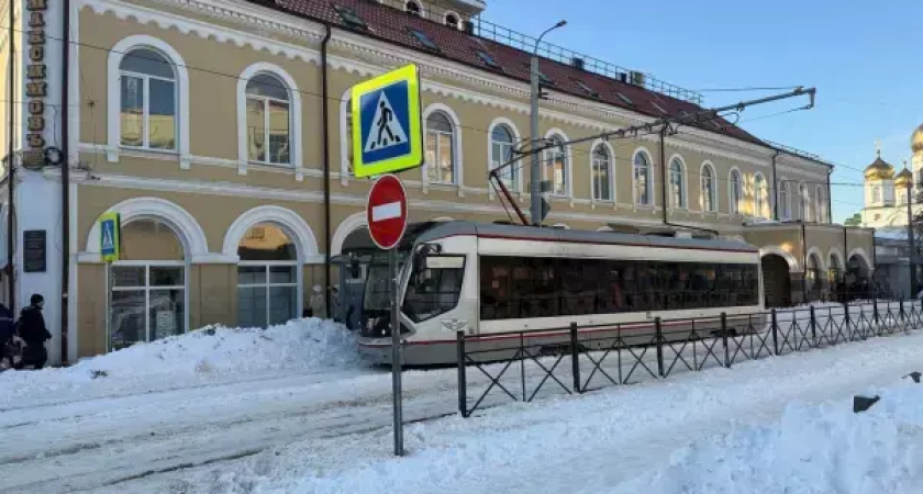 Снежный коллапс: 4 трамвайных маршрута Ростова парализованы больше недели после непогоды