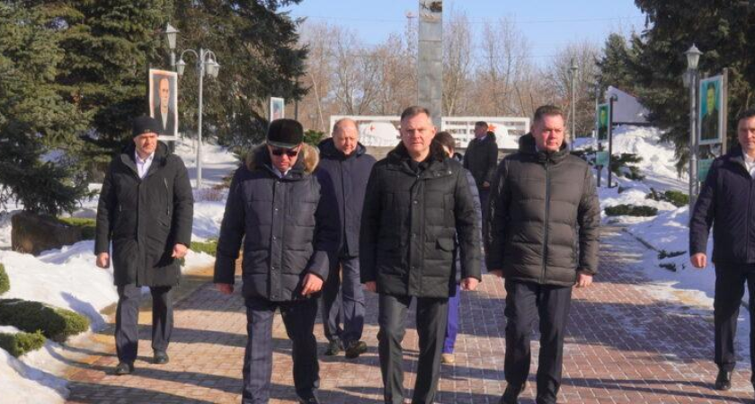 «Удивительное сочетание мусора и порядка»: губернатор Слюсарь впечатлился технологиями переработки отходов в Неклиновском районе