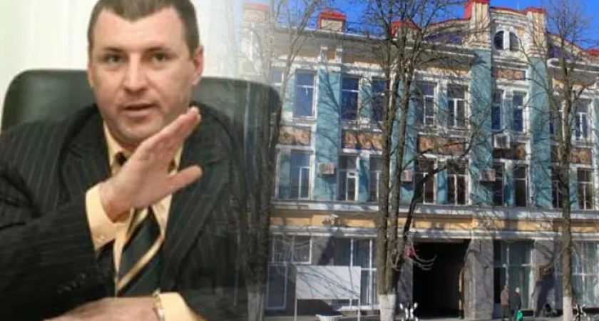 Глава ОБЭП Новочеркасска с 15-летним стажем задержан за взятку после обысков в доме и кабинете