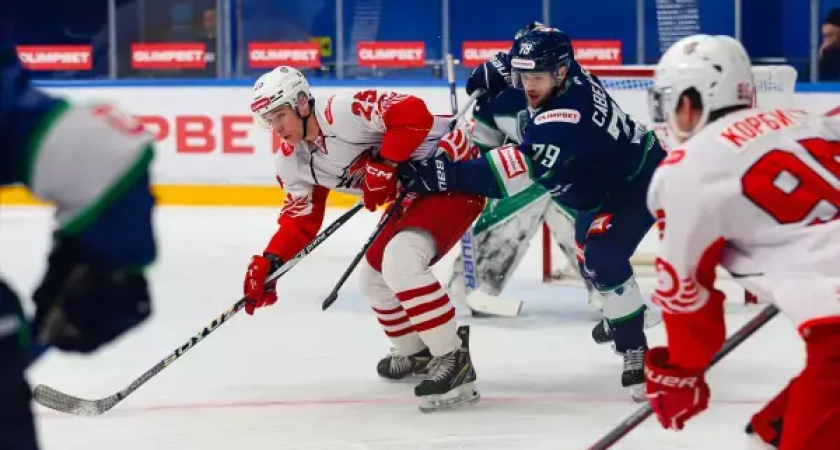 Разгром на льду: «Югра» забила 4 безответные шайбы в ворота ХК «Ростов» после удаления игрока