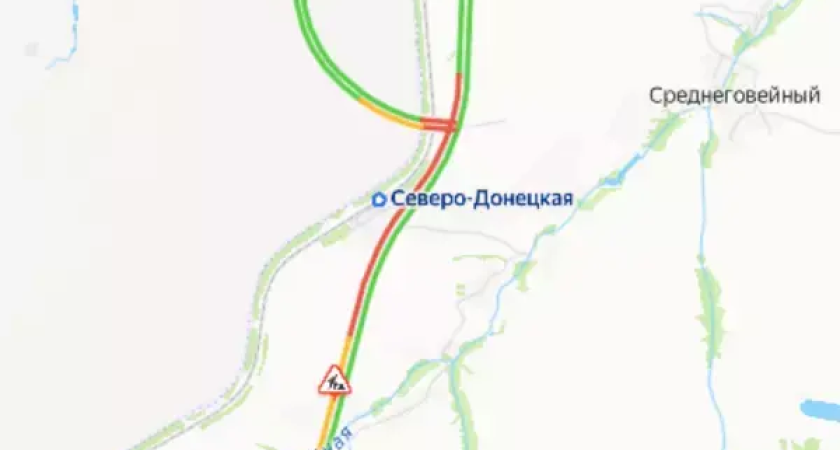 Трёхкилометровая пробка парализовала М-4 «Дон»: ямочный ремонт у хутора Федорцева блокирует правую полосу