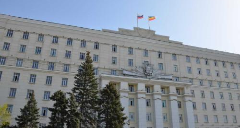 Нейросети вместо рутины: на Дону чиновники передают обработку документов и анализ данных отечественному ИИ