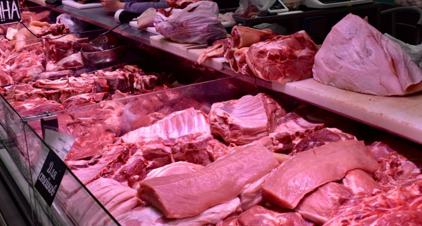 Мясной антирекорд Таганрога: город стал лидером по ценам на говядину и свинину в Ростовской области
