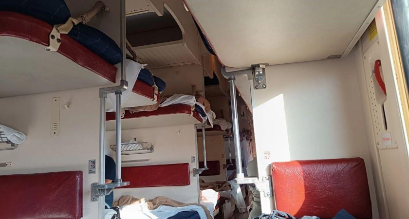 Три поезда «Таврия» из Крыма застряли по пути в Ростов 23 февраля: задержки достигли 3,5 часов