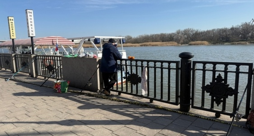 Ростовчане массово высыпали на набережную с удочками 2 марта