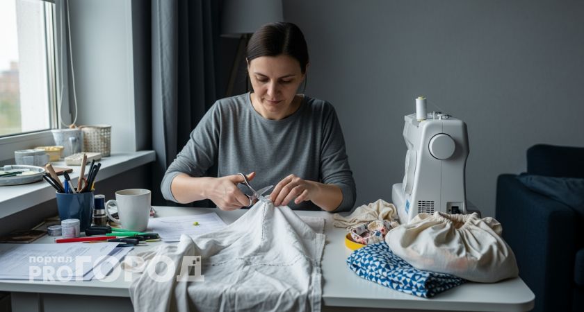 Старые простыни и пододеяльники превращаются в нужные домашние помпомщники за 15 минут