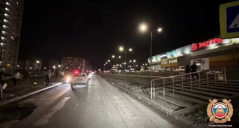 Nissan сбил двух пешеходов на переходе в Ростове