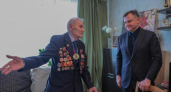 100-летний герой войны принял губернатора: Юрий Слюсарь навестил ветерана, освобождавшего Ростов в 1943-м