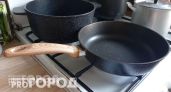 Больше не мучаюсь с застывшим жиром: ресторанная хитрость для блеска сковородок без лишних затрат