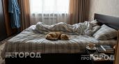 Утро начинается не с кофе: почему ваша поза во сне провоцирует морщины и как спать чтобы лицо не мялось