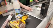 Сотрудники продуктовых сетей раскрыли главные хитрости касс: как покупать продукты и платить на треть меньше