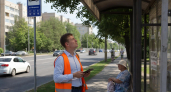 Автомобиль на высокой скорости снёс остановку в ростовском Западном